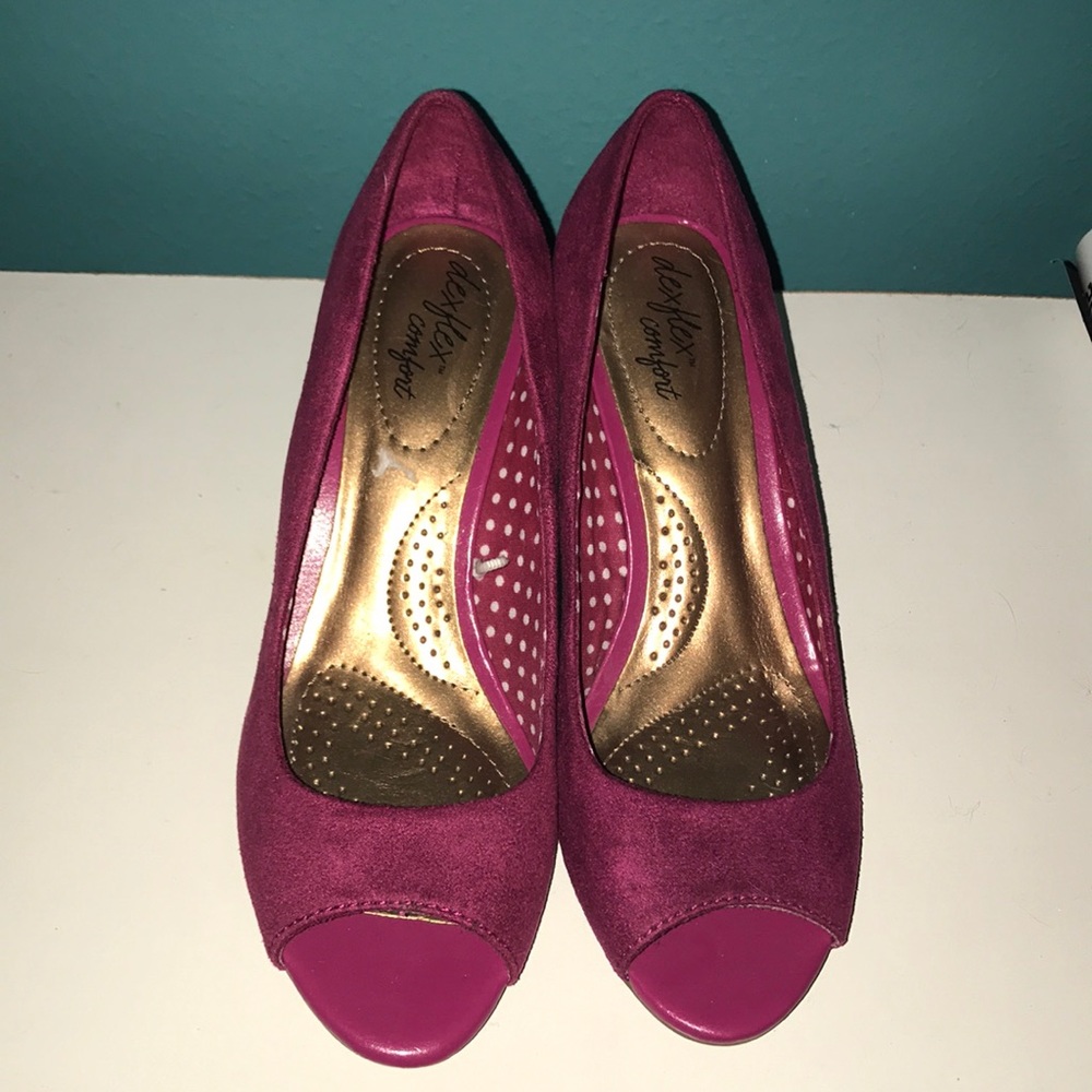 Open-Toed Magenta Wedges